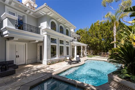 Kevin Hart’s Former Home Is Listed for $3.392 Million | Architectural ...