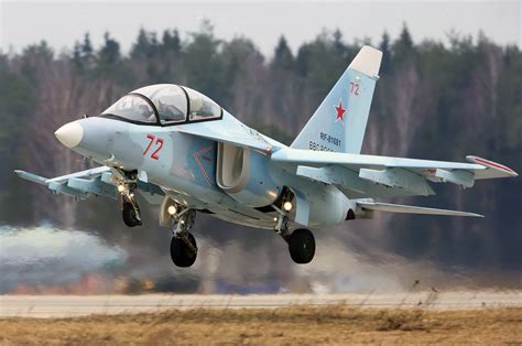 Strengthening the Iranian Air Force: Iran Acquires Russian Yak-130 ...