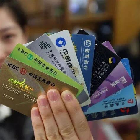 注意！卖自己的银行卡，也构成违法犯罪，要处罚……_深圳新闻网