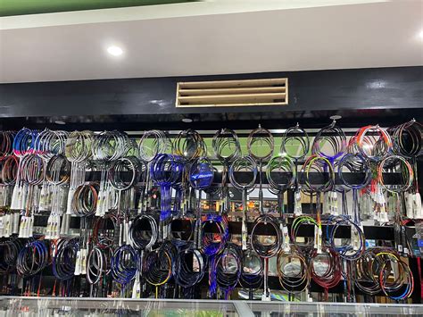 Jual Perlengkapan Olahraga, Bulutangkis Badminton ( Aksesoris,Baju ...