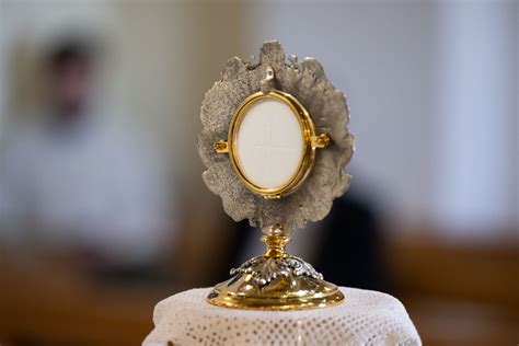 A Guide to the Adoration to the Holy Eucharist – Spiritual Development ...