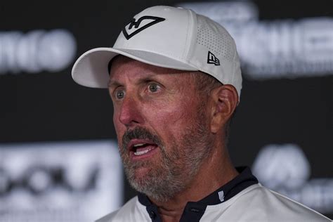 Who is the wife of golf legend Phil Mickelson? Meet Amy Mickelson