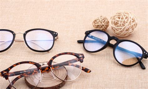 情侣眼镜国际著名眼镜品牌罗登斯兰图片素材-编号16409475-图行天下
