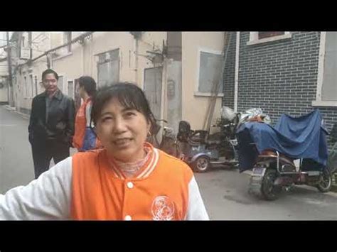 江苏阿姨在上海做护工照顾老人，猜猜每月工资多少，听到让人惊讶 - YouTube