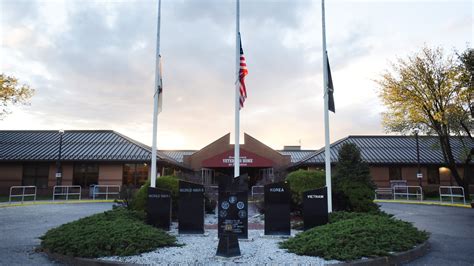 Doctors tour Paramus veterans home ravaged by COVID-19 with 61 deaths