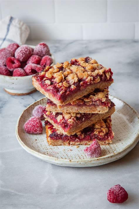 Raspberry Oat Bars | Raspberry Oatmeal Bars | Eat the Love
