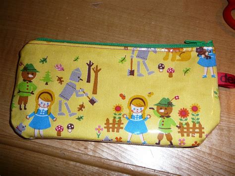 Clear Vinyl Zipper Pouch Tutorial 的图像结果