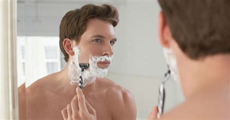 15 Stupid Mistakes Men Make While Shaving Everyday