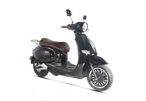 Norauto launches new, affordable electric scooter Wayscral E-Quip 45 ...