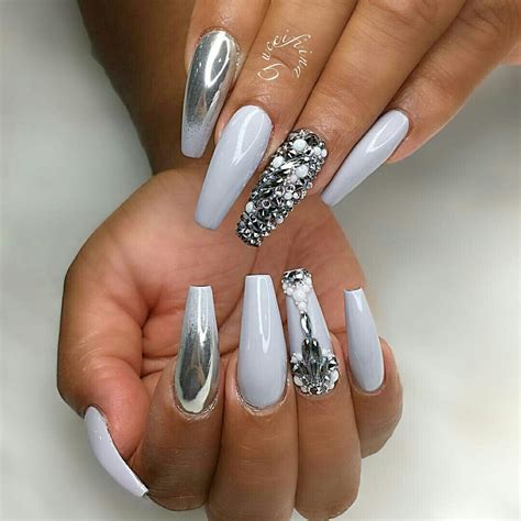 ριитєяєѕт @IIIannaIII | Rhinestone nails, Pearl nails, Nails design ...