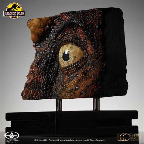 T-Rex Eye Reproduction JURASSIC PARK SCREEN-USED SWS BY ECC - Figuristi ...