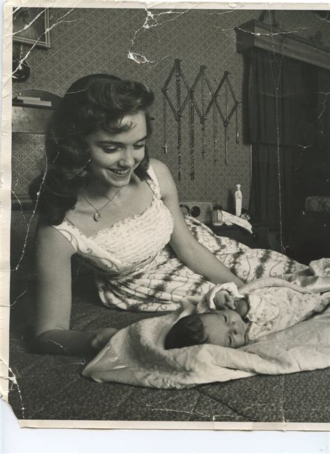 Dee Dee Lennon – Prattling before the Pratfall