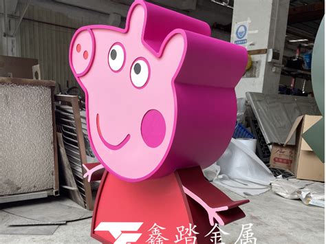 招财猪头雕像玻璃钢卡通猪仔雕塑商场装饰摆设_深圳港城雕塑-站酷ZCOOL