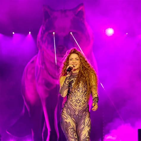 Shakira y su emotiva reacción tras su llegada a México: 'Ya estoy aquí, comiendo jícama con ...