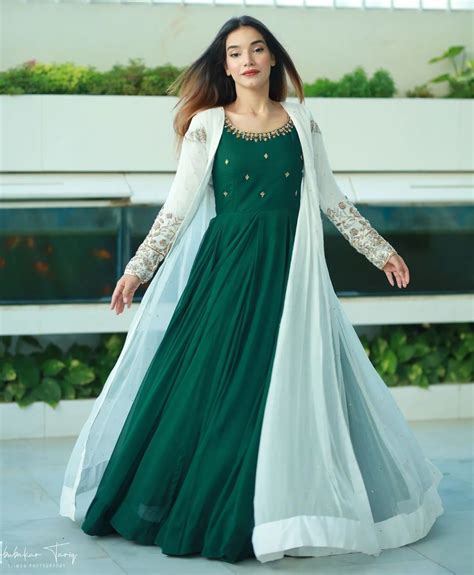 Pin on Anarkali suit | Long frock designs, Simple frocks, Stylish ...
