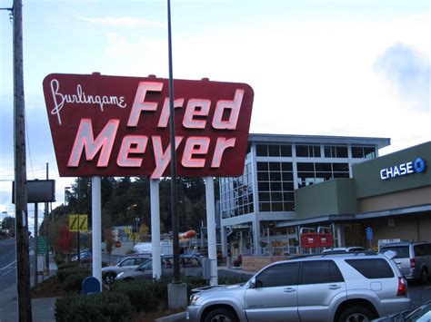 South Waterfront blog: Grand Re-Opening of Burlingame Fred Meyer
