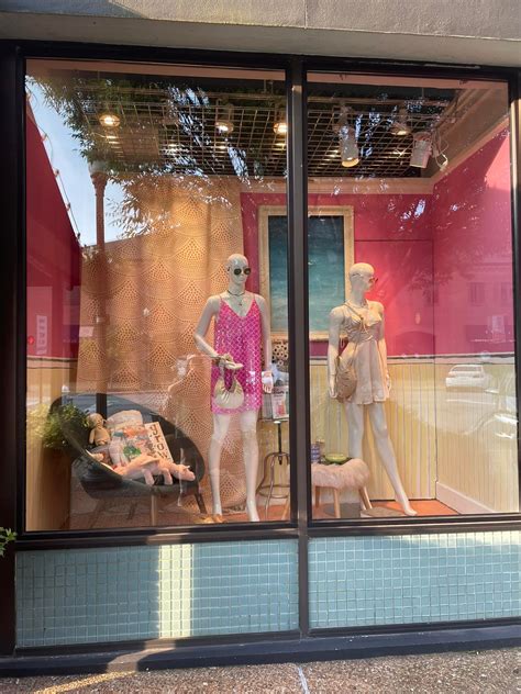 Behind the Glass in Auburn, AL | REALTOR® Laura Sellers, Auburn, AL