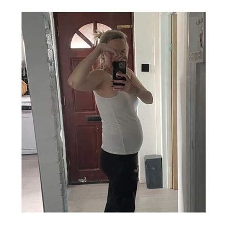 25 Weeks Pregnant - Bump, Baby's Size at 25 Weeks | Emma's Diary