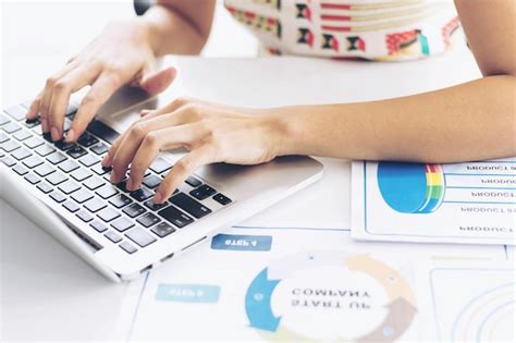 Computer Using Business Pics 的图像结果