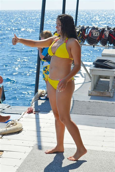 Asian Babes: Ariel Winter | Hot Yellow Bikini Pics