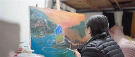 57岁北漂阿姨白天当保洁，晚上做画家，当事人：生存与爱好的碰撞-千里眼视频-搜狐视频