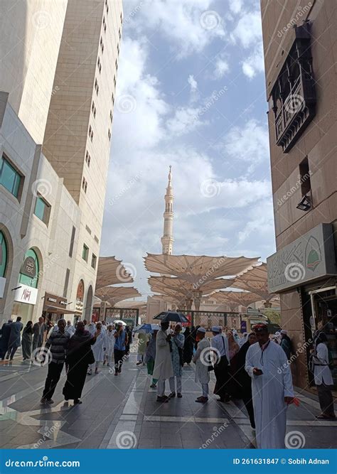 An Alley Leading To the Nabawi Mosque in Madina Editorial Photography ...