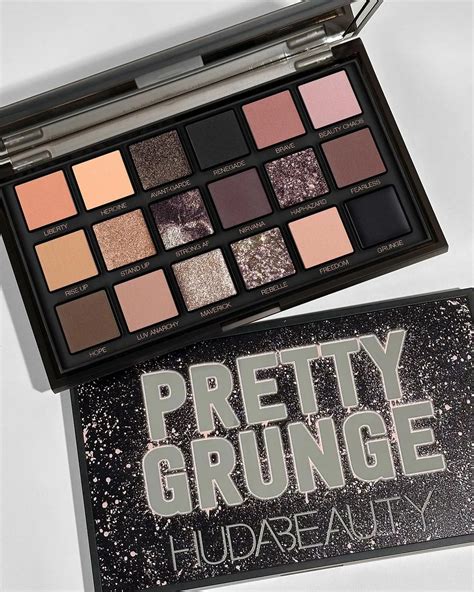 5 Eclectic Eyeshadow Trends That Dominated 2023 Adding The Much-Needed ...