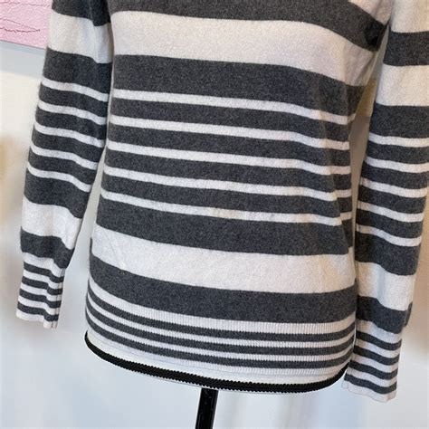 AQUA 100% CASHMERE Gray Ivory STRIPE CREWNECK SWEATER… - Gem