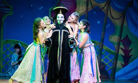 Aladdin Pantomime Finale 2018 的图像结果