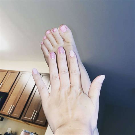 Clover Baltimore Feet (16 photos) Sexy Feets - Celeb Feets