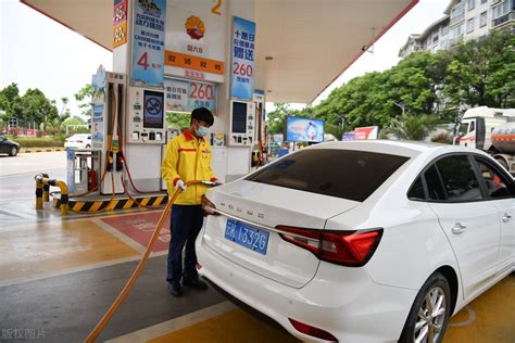 油价调整信息：今天4月19号，全国加油站调整后92、95号汽油价格-今日头条