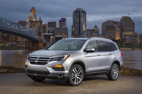 2017 Honda Pilot Adds Techy Goodies, New Interior Trim - autoevolution