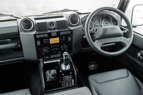 Land Rover Defender 110 Station Wagon (1990 - 2017) Photos | Parkers