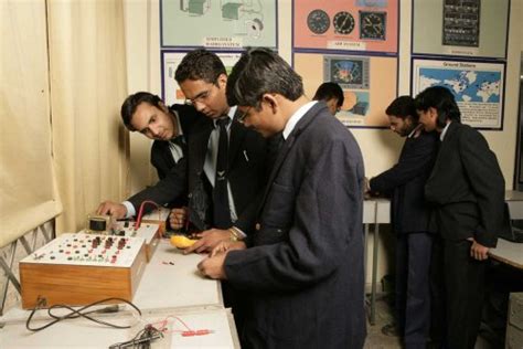Indian Institute of Aircraft Engineering New Delhi Campus: Photos ...