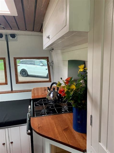 Off-Grid Van 的图像结果