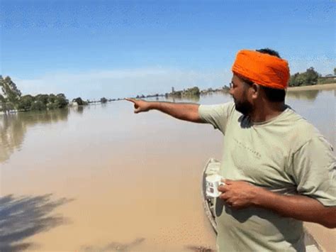 Bhaskar team at first flood-hit area in Punjab; 350 homes submerged ...