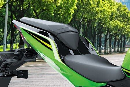 Kawasaki Ninja 400 Images and Ninja 400 Latest Photos