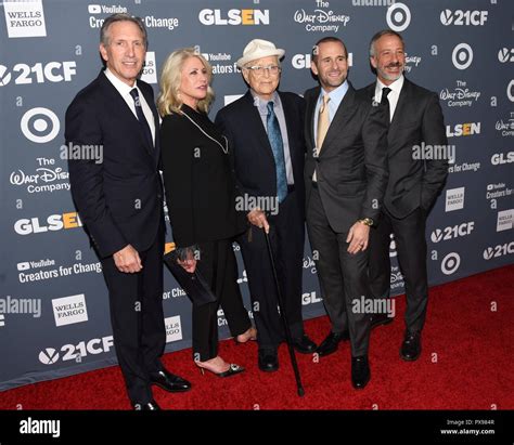 Beverly Hills, California, USA. 19th Oct, 2018. HOWARD SCHULTZ, SHERI ...