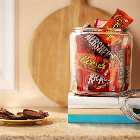 Buy HERSHEYS Easter Basket Assorted Chocolate Candy Bars, HERSHEYS, KIT ...