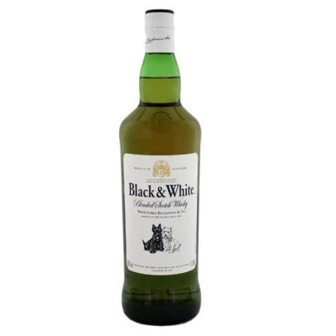 Best bottles of smoky whisky in India under INR 2000 for a bold budget bar