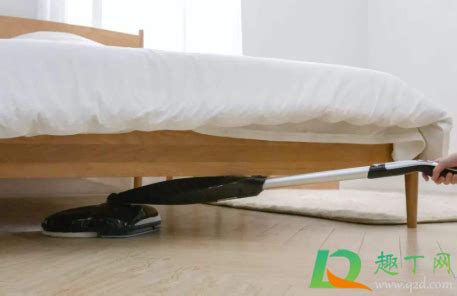 床底太低用什么打扫好-家里床比较低下面怎么清理-趣丁网