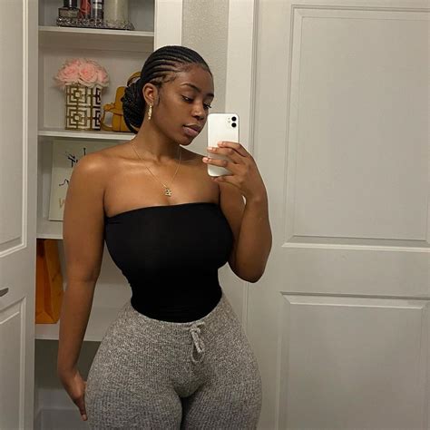 Uche Mba (ONLY PAGE) on Instagram: “It’s the simple things 🖤” | Curvy girl fashion, Most ...