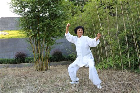 太极养生是个宝，女性养生少不了_武当师行功夫馆