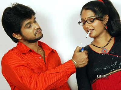 A still from Tamil movie 'Aayiram Muthangaludan Thenmozhi.'