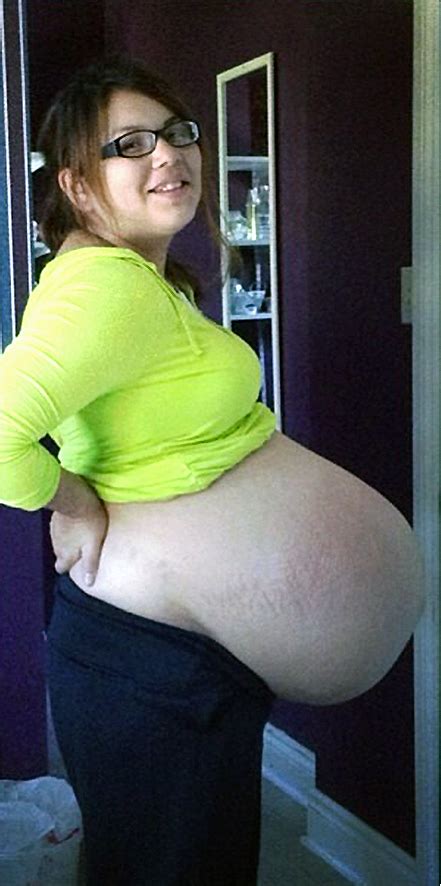 hairy armpits + huge pregnant belly = HOTTEST body ever