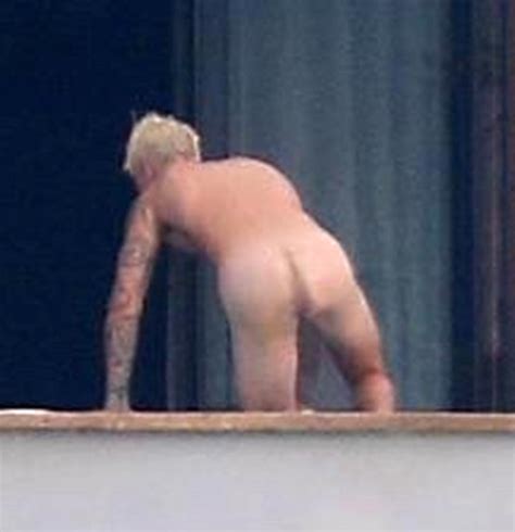 Justin Bieber Cock Naked