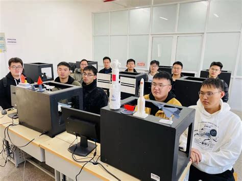 创新中国 - 校地校企合推“卓越工程师”计划，培养高质量人才