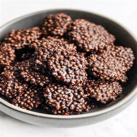 Healthy Dark Chocolate Quinoa Crisps