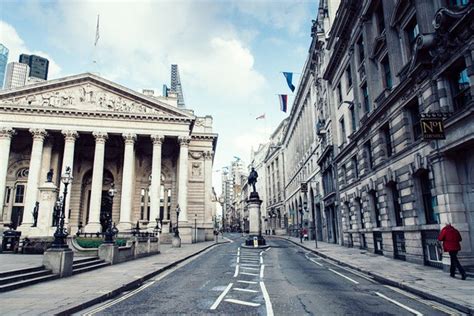 英格兰银行伦敦皇家交易所联合王国英金融和商业中心英国银行高清图片下载-正版图片304469872-摄图网