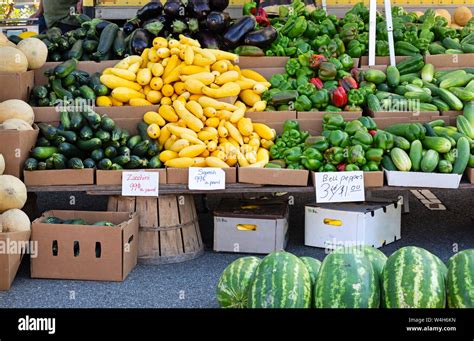 Local Produce Market 的图像结果